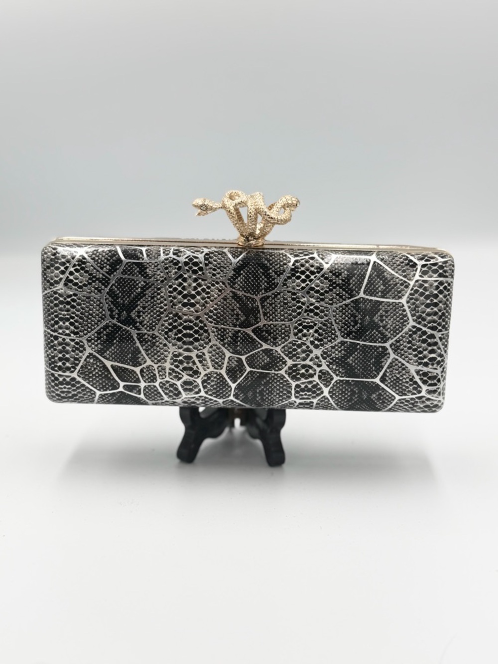 Elegant Metallic Snake-Pattern Clutch with Gold Snake Closure